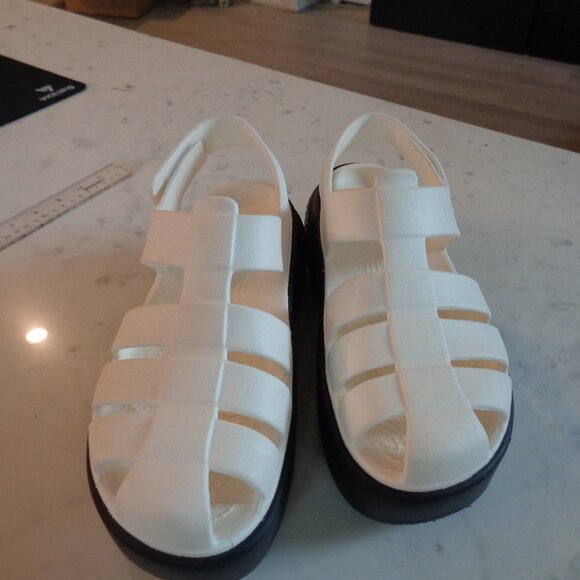 Croc Stomp Fisherman Platform Sandals - Picture 2 of 5